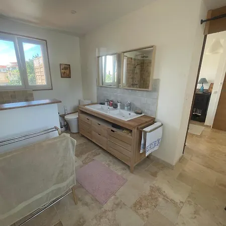 Belle Maison Dans Un Quartier Tres Au Calme Nyaraló La Ciotat