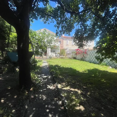 Nyaraló Belle Maison Dans Un Quartier Tres Au Calme