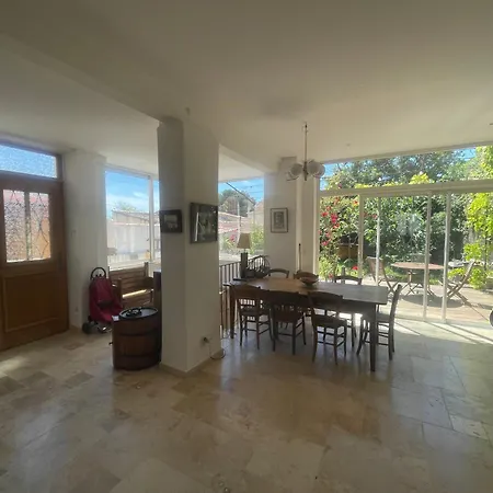 Belle Maison Dans Un Quartier Tres Au Calme Holiday home